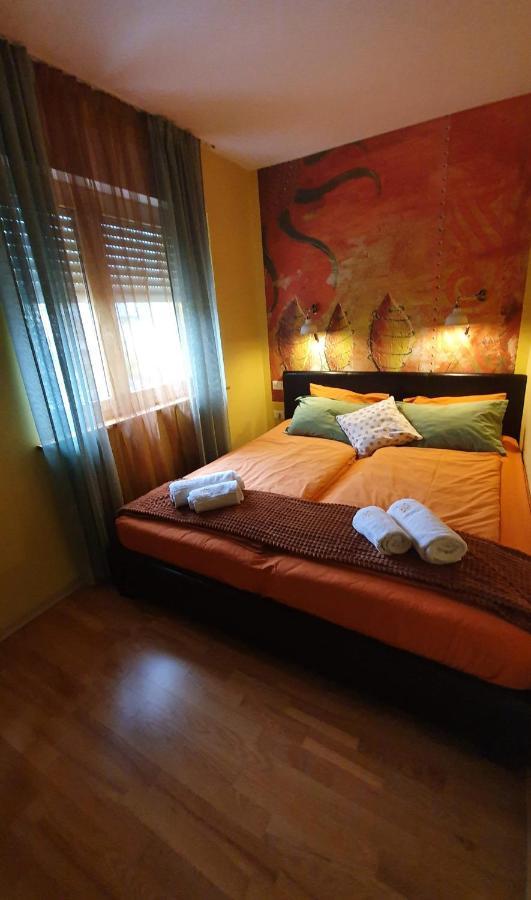 Apartment And Rooms Hisa Sonca كوباريد المظهر الخارجي الصورة