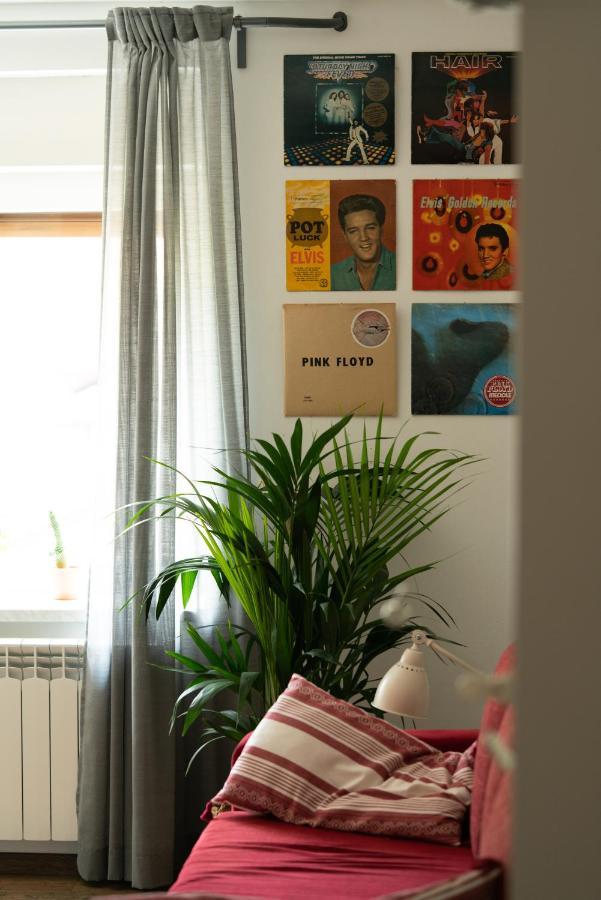 Apartment And Rooms Hisa Sonca كوباريد المظهر الخارجي الصورة