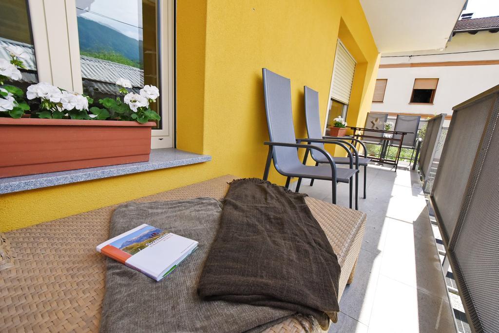 Apartment And Rooms Hisa Sonca كوباريد الغرفة الصورة